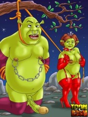 Fiona has shrek tied up to tree as prince charming and king artie end in chains